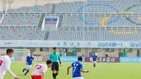 《本-福斯特展现铁闸风范，英超老将门将果断出击的智慧缩影》